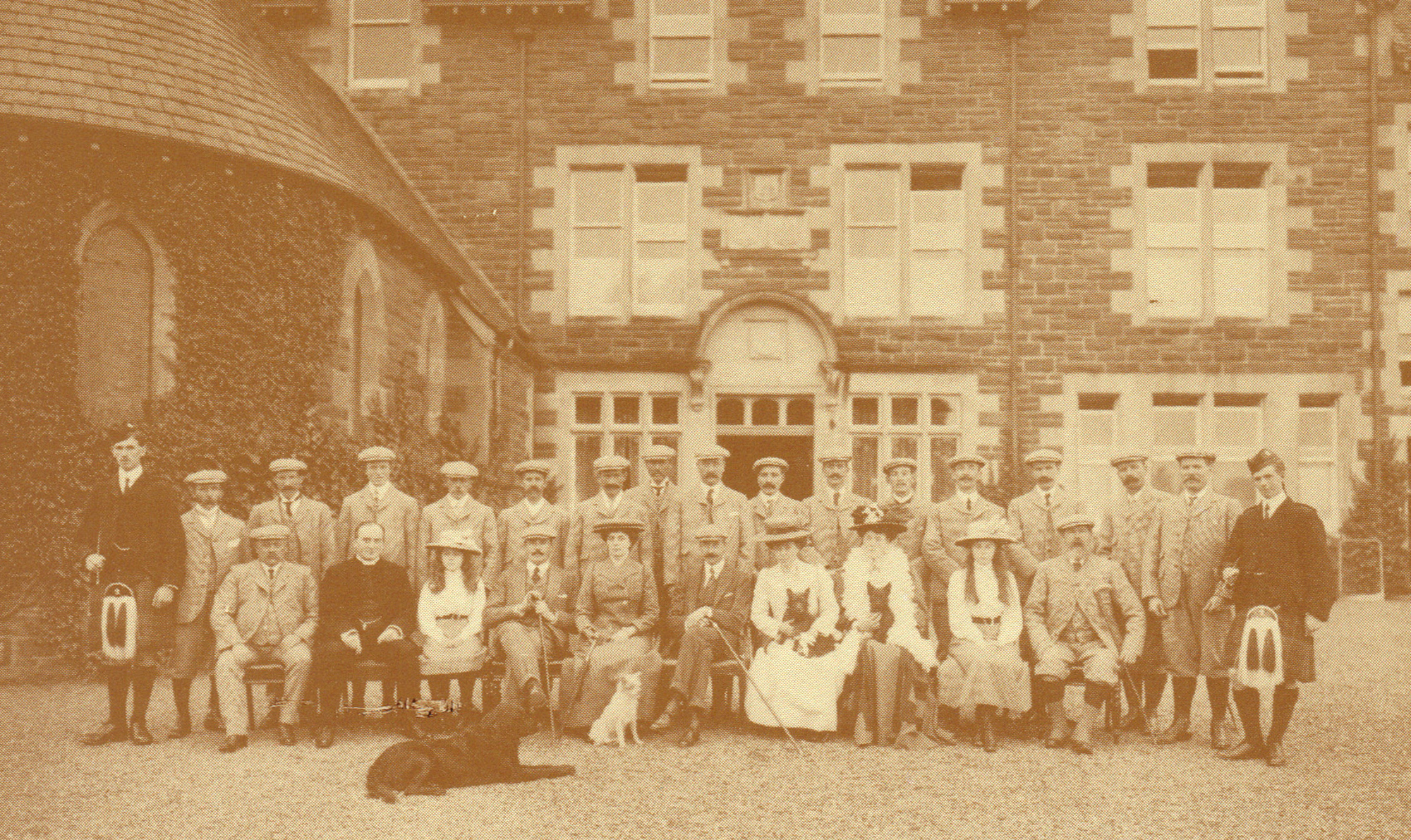 Cromlix Old Exterior And Staff